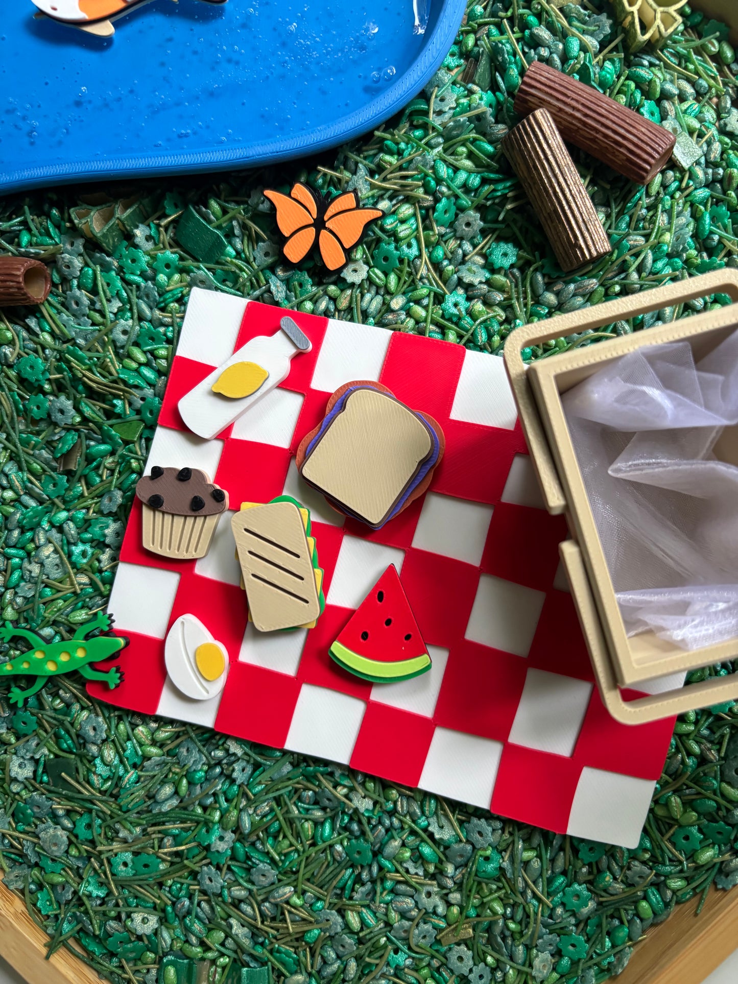 Picnic at the Pond Play Set